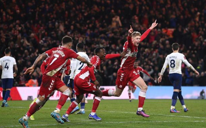  凯恩里程碑进球助热刺战平曼联守住前四