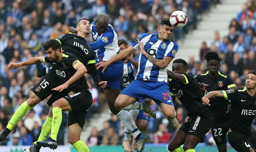  马赛客场艰难战平里昂延续不败金身